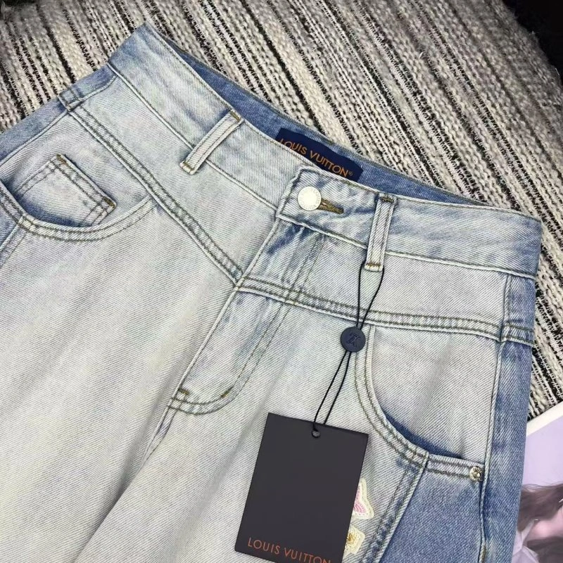 Versatile Louis Vuitton T-Shirts 131634