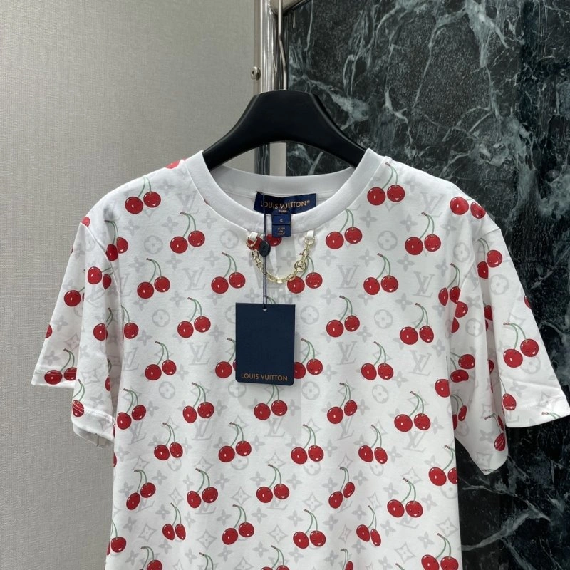 WellDesigned Louis Vuitton T-Shirts 131621