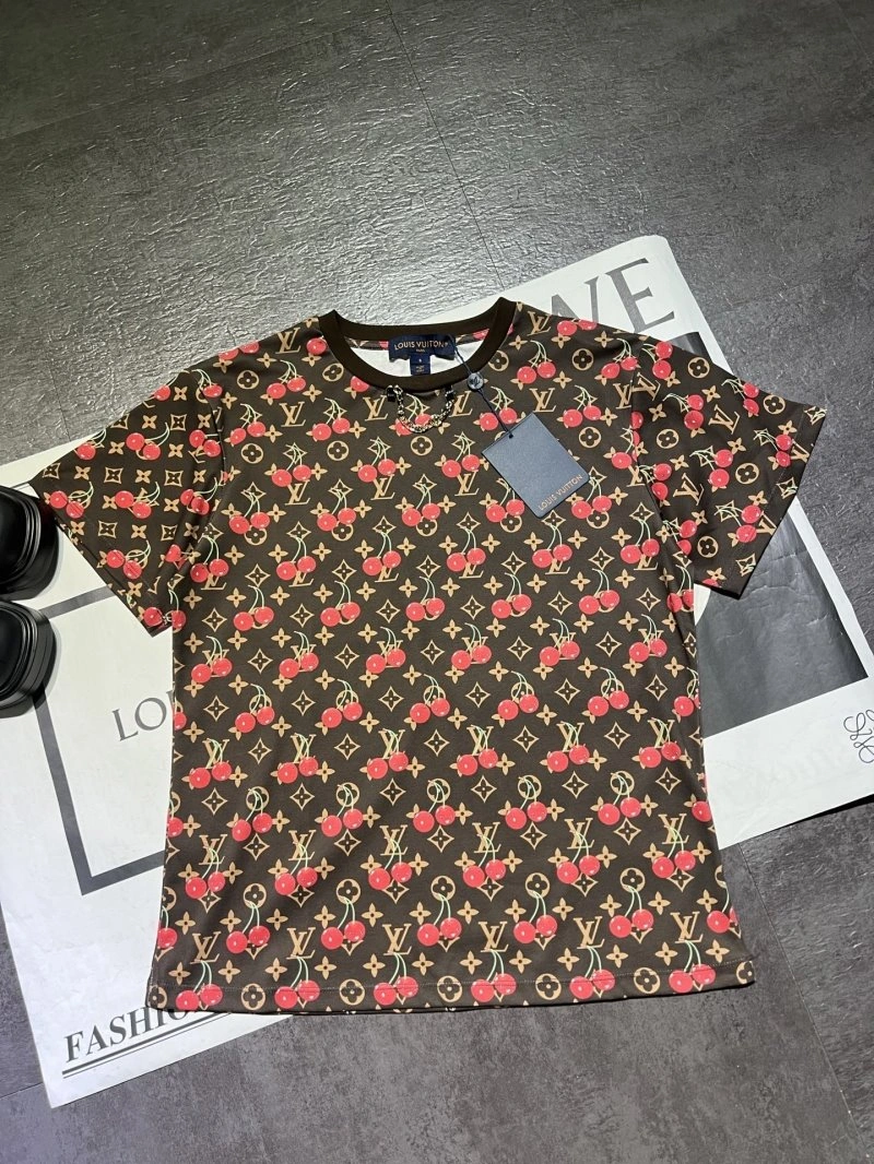 Louis Vuitton T-Shirts Trendy 131617