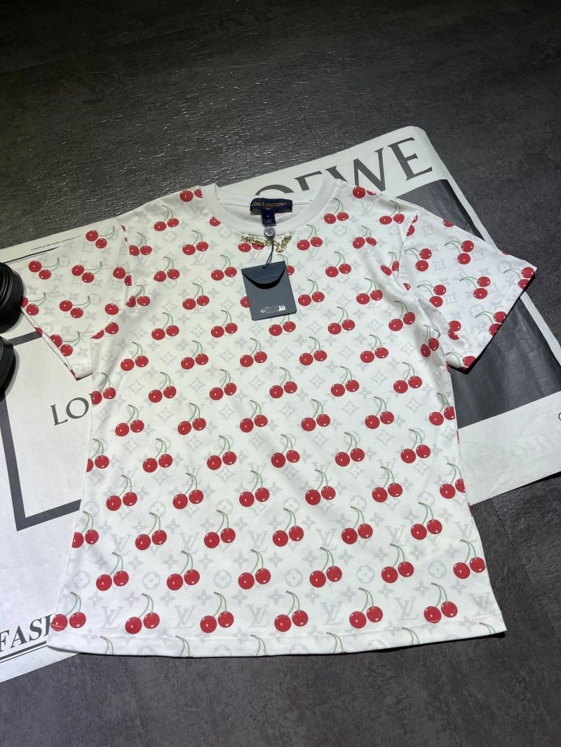 Louis Vuitton T-Shirts Trendy 131617