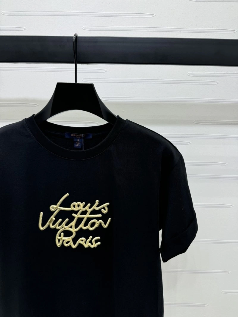 Comfortable Louis Vuitton T-Shirts 131607