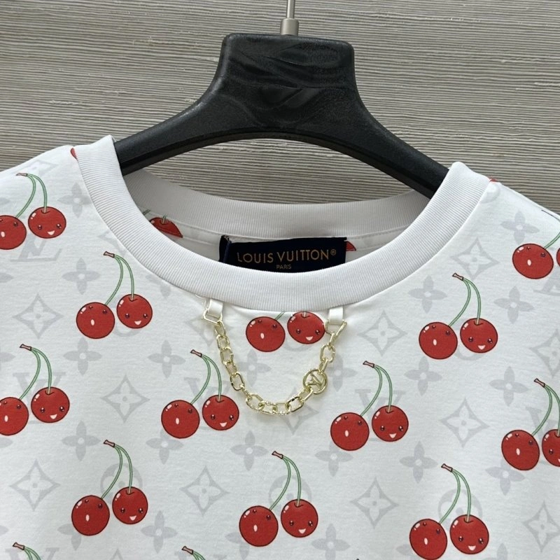 Seasonal Louis Vuitton T-Shirts 131574