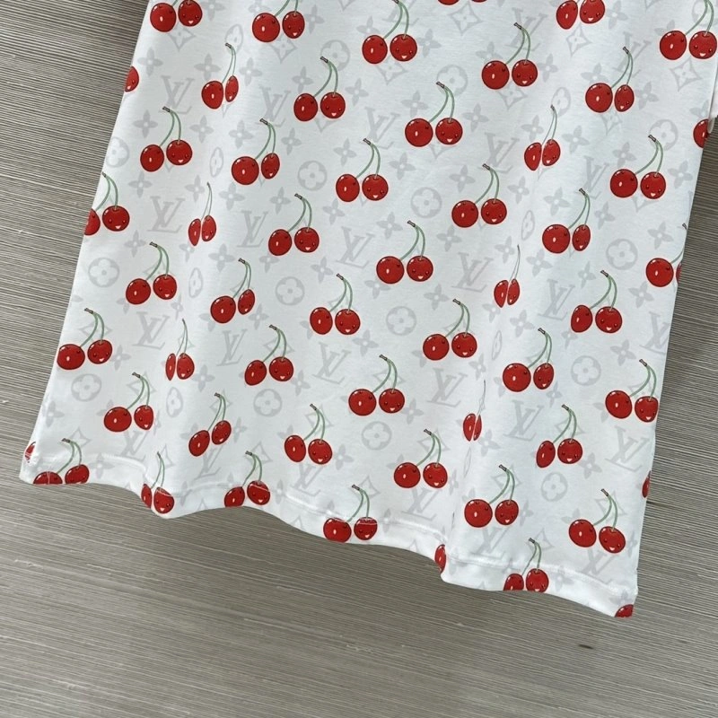 Seasonal Louis Vuitton T-Shirts 131574