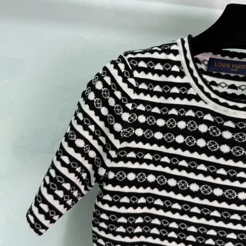 Louis Vuitton T-Shirts Refined 131601