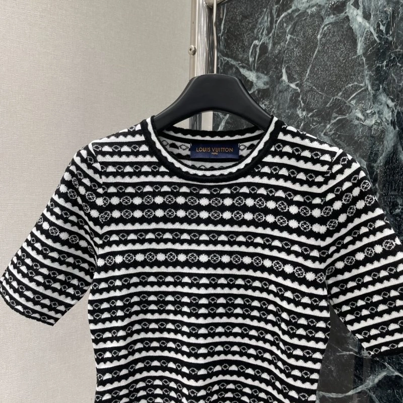 SoftTouch Louis Vuitton T-Shirts 131589