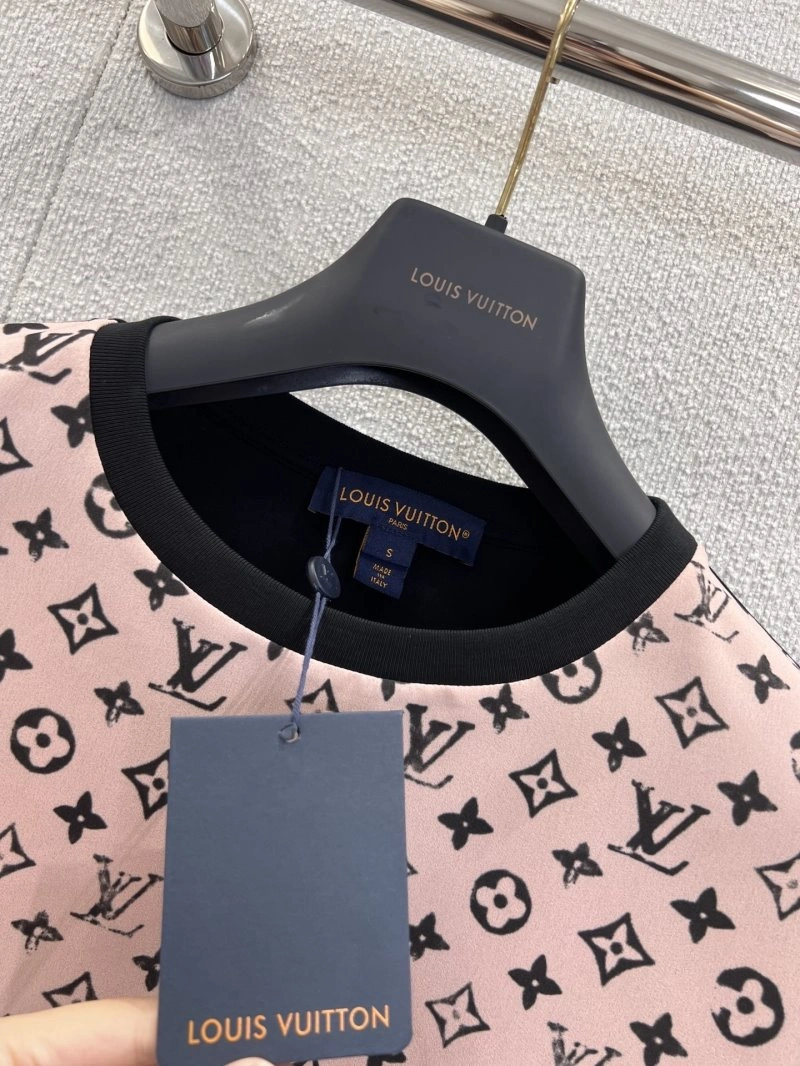 Louis Vuitton T-Shirts Flexible 131576