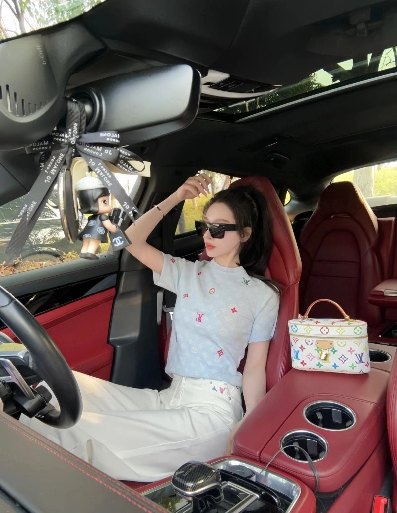 Affordable Louis Vuitton T-Shirts 131600