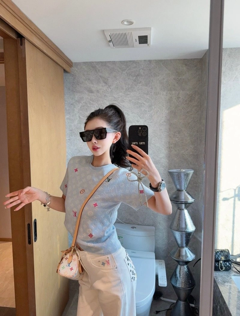 Affordable Louis Vuitton T-Shirts 131600