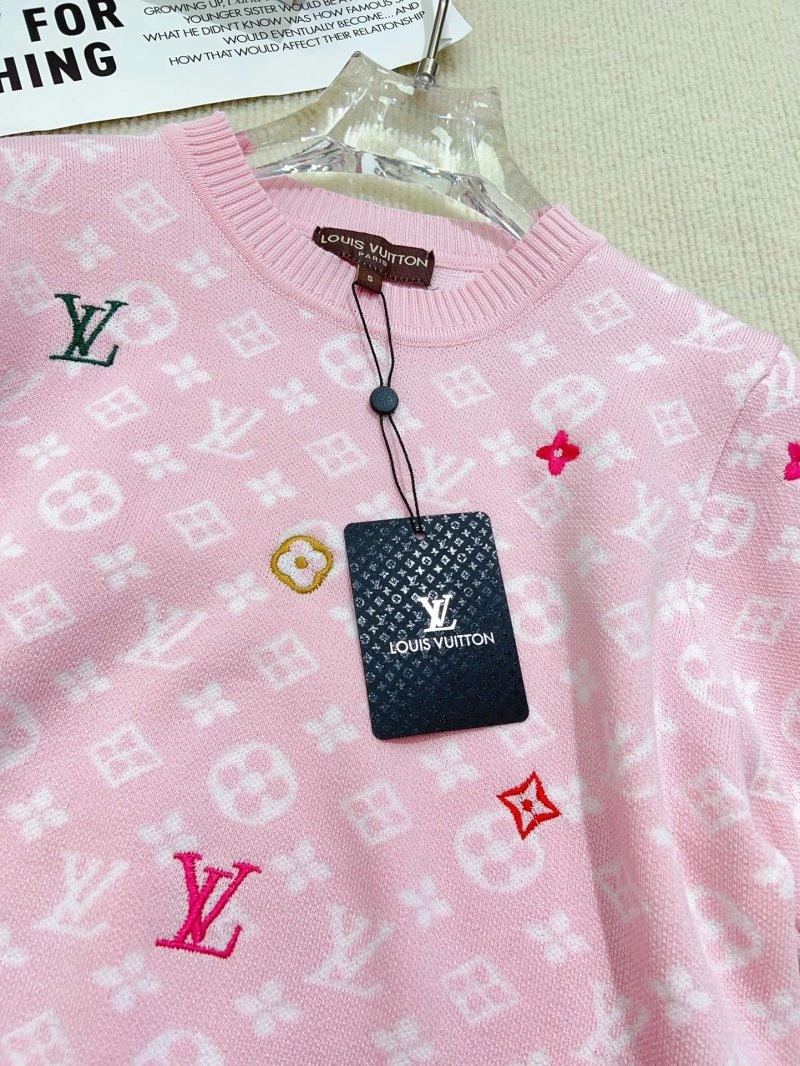 WellDesigned Louis Vuitton T-Shirts 131580