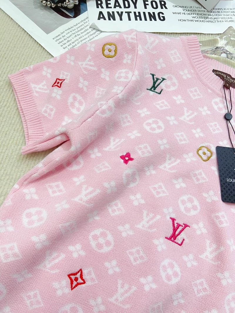 WellDesigned Louis Vuitton T-Shirts 131580