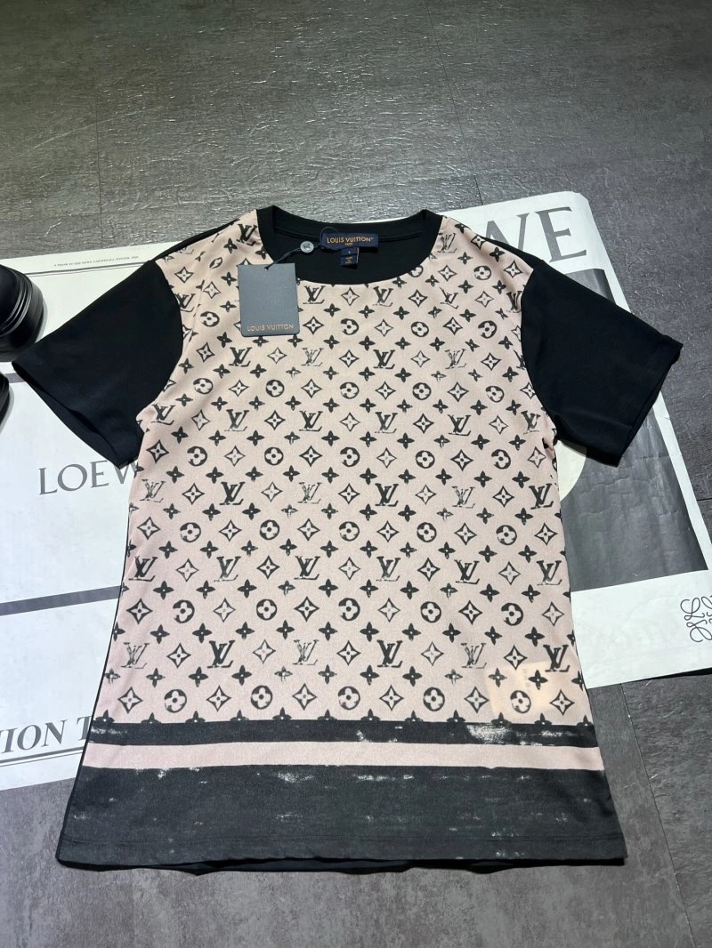 Louis Vuitton T-Shirts Stretchable 131587