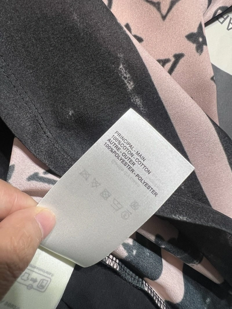 Louis Vuitton T-Shirts Stretchable 131587