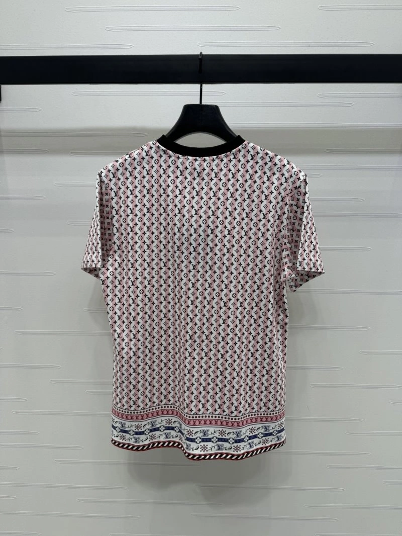 Louis Vuitton T-Shirts UrbanChic 131572