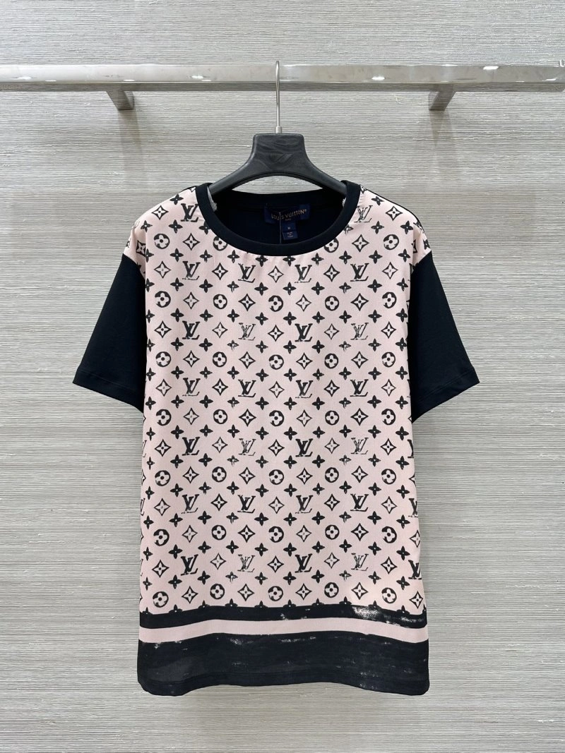 Louis Vuitton T-Shirts Sleek 131591