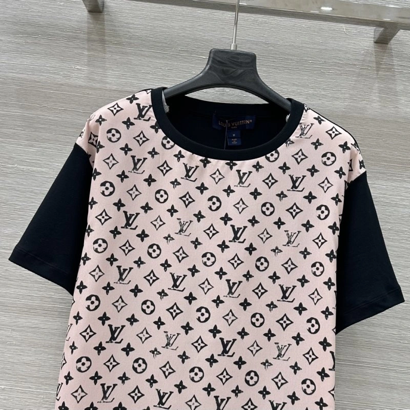 Louis Vuitton T-Shirts Sleek 131591