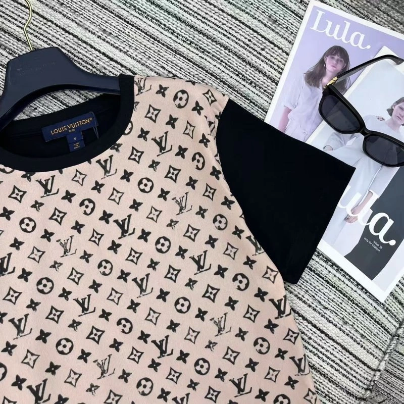 Louis Vuitton T-Shirts Resilient 131582