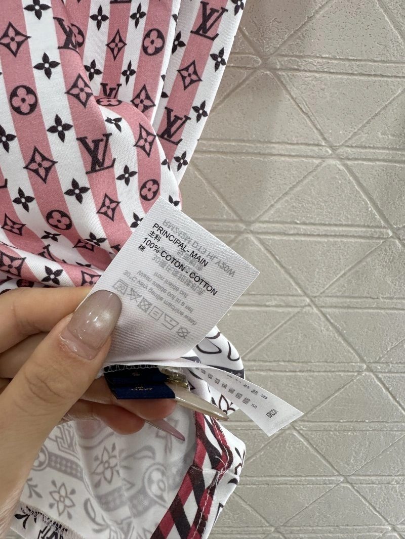 FreshLook Louis Vuitton T-Shirts 131571