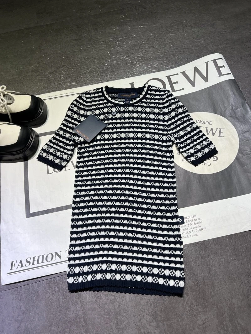 Unisex Louis Vuitton T-Shirts 131585