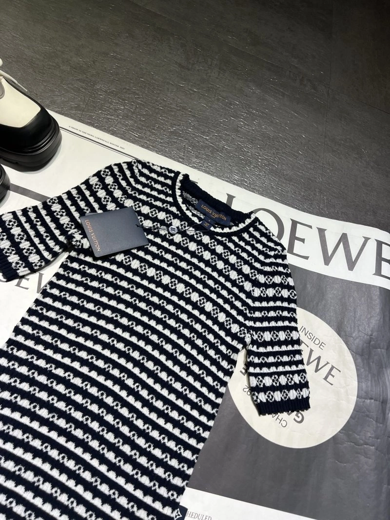 Unisex Louis Vuitton T-Shirts 131585