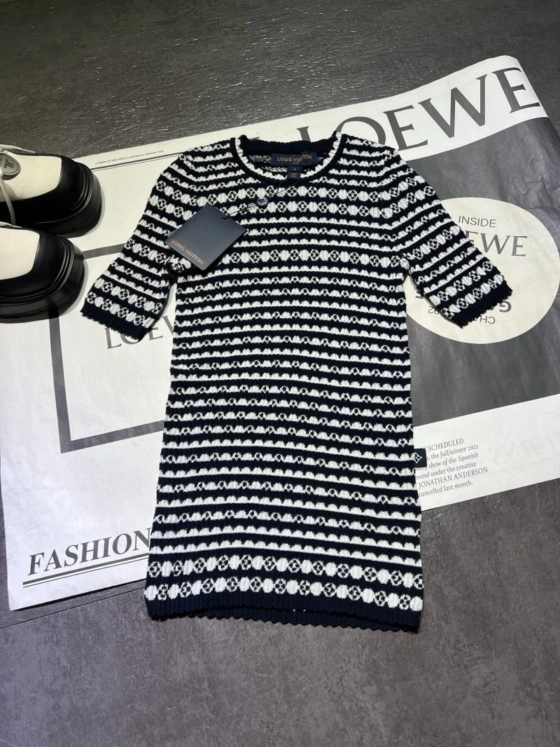 Unisex Louis Vuitton T-Shirts 131585