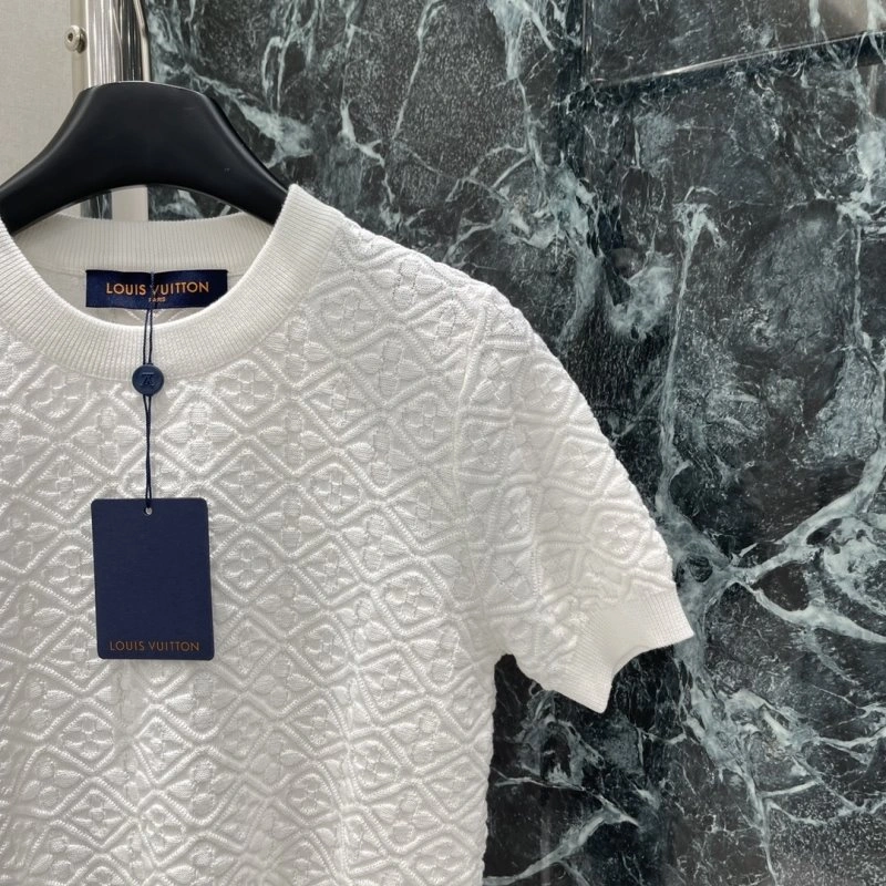 Louis Vuitton T-Shirts WellDesigned 131565