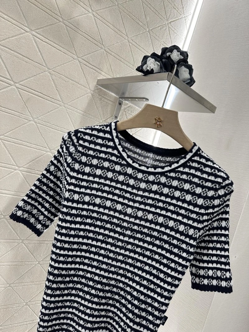 Upgraded Louis Vuitton T-Shirts 131557