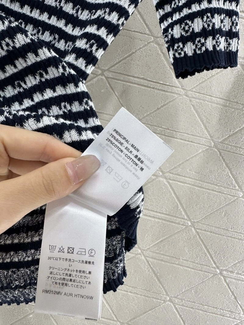 Upgraded Louis Vuitton T-Shirts 131557