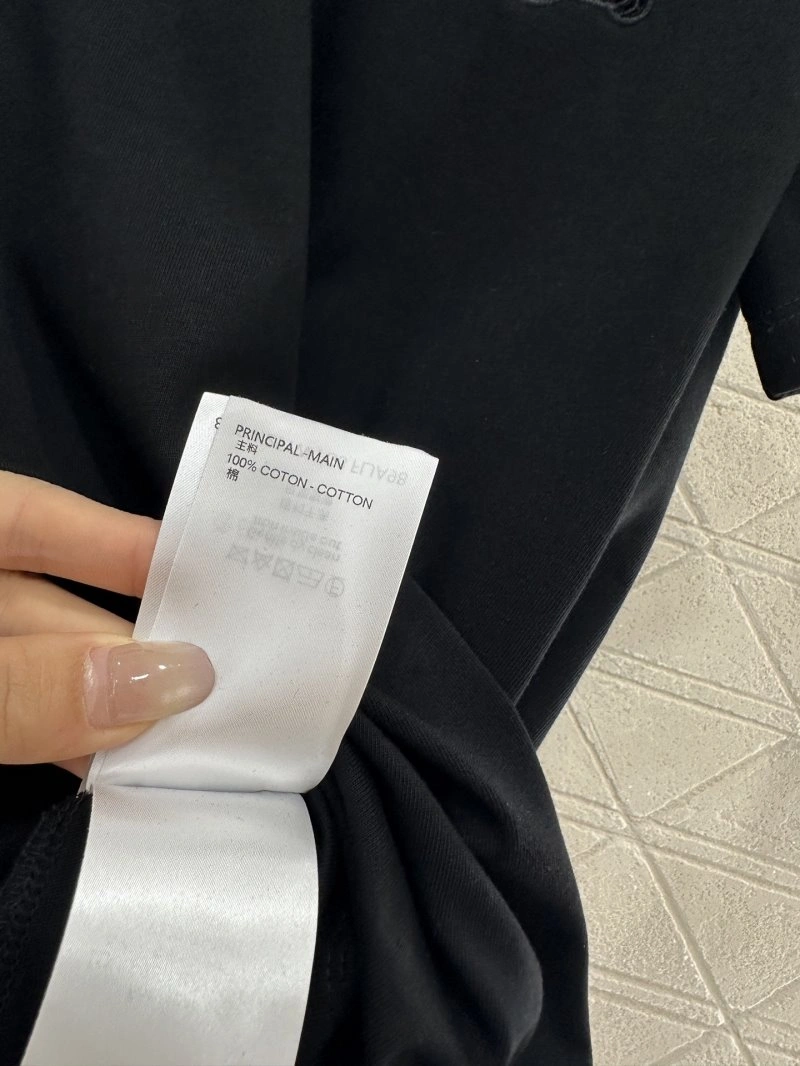 TechFriendly Louis Vuitton T-Shirts 131556