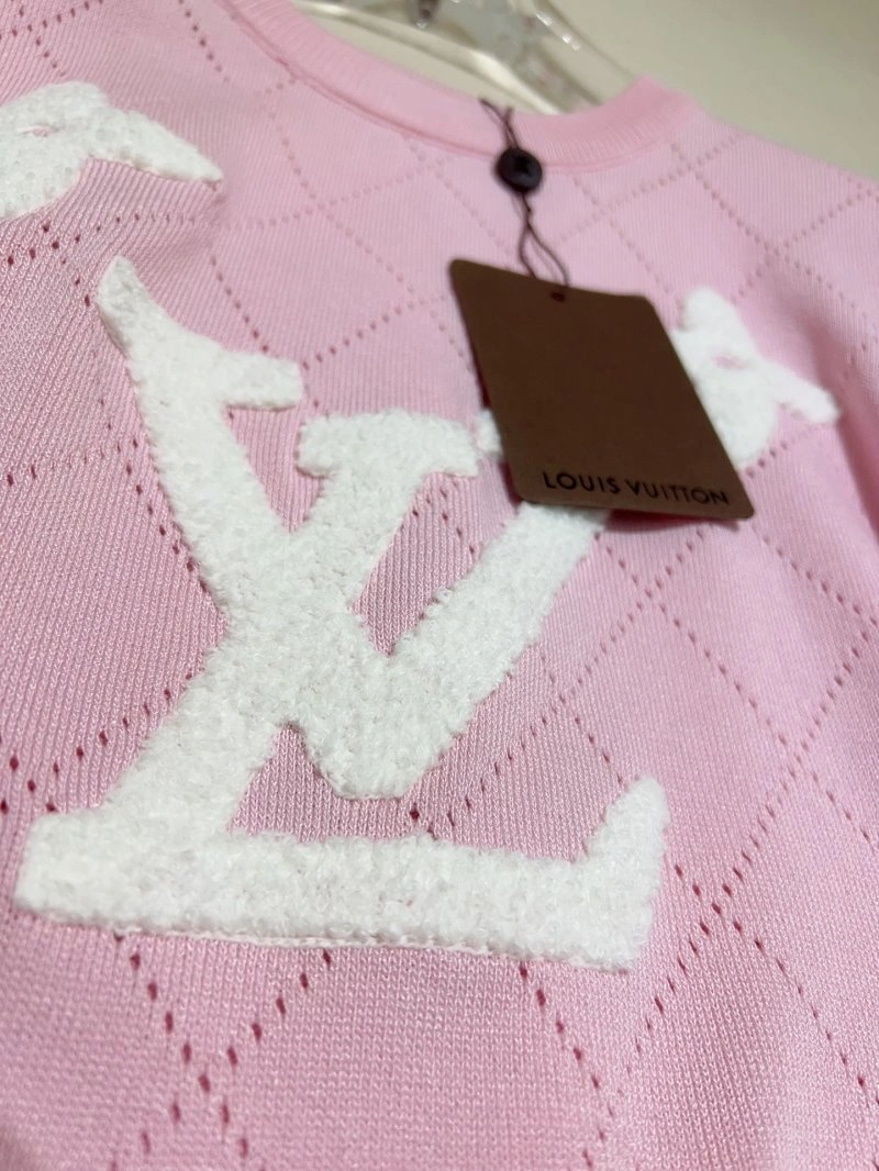 Louis Vuitton T-Shirts WrinkleFree 131537