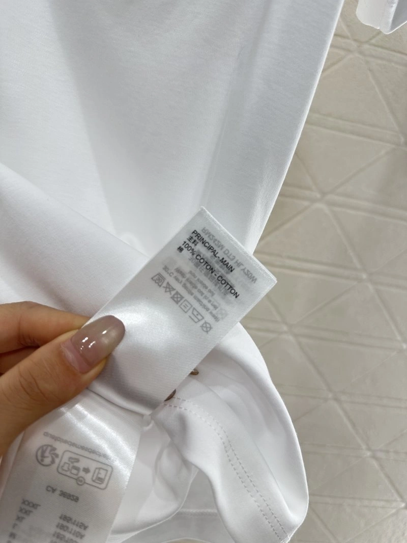 Louis Vuitton T-Shirts Vibrant 131552