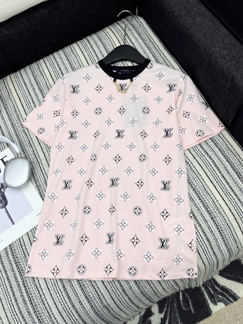 Chic Louis Vuitton T-Shirts 131550