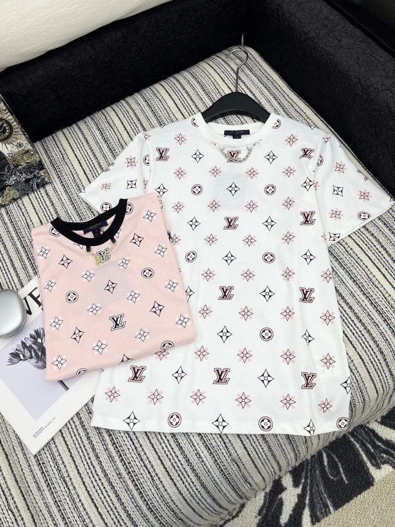 Chic Louis Vuitton T-Shirts 131550