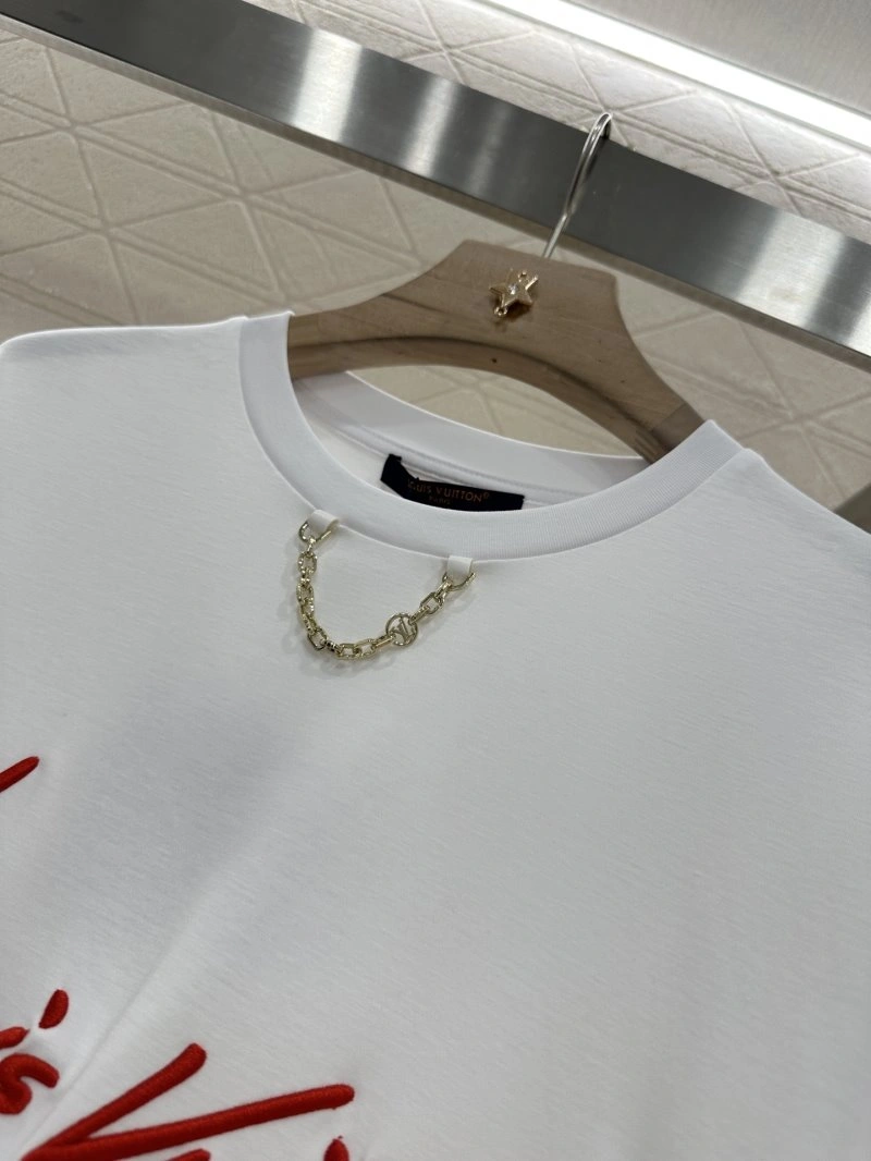 Resilient Louis Vuitton T-Shirts 131519