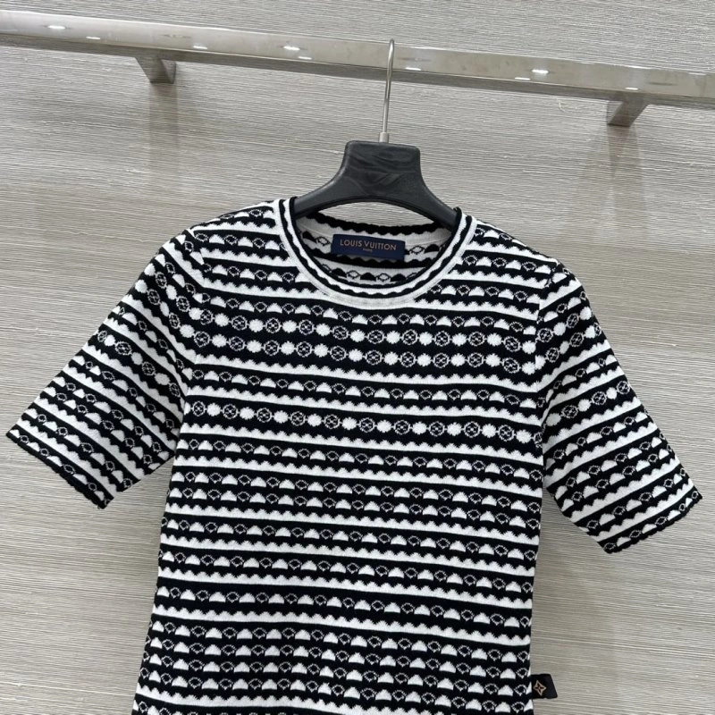 HighQuality Louis Vuitton T-Shirts 131521
