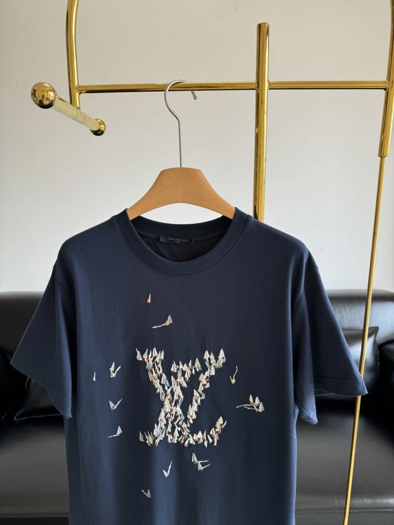 Functional Louis Vuitton T-Shirts 130605