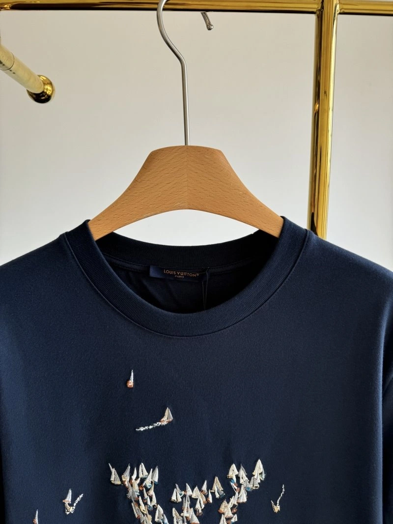 Functional Louis Vuitton T-Shirts 130605