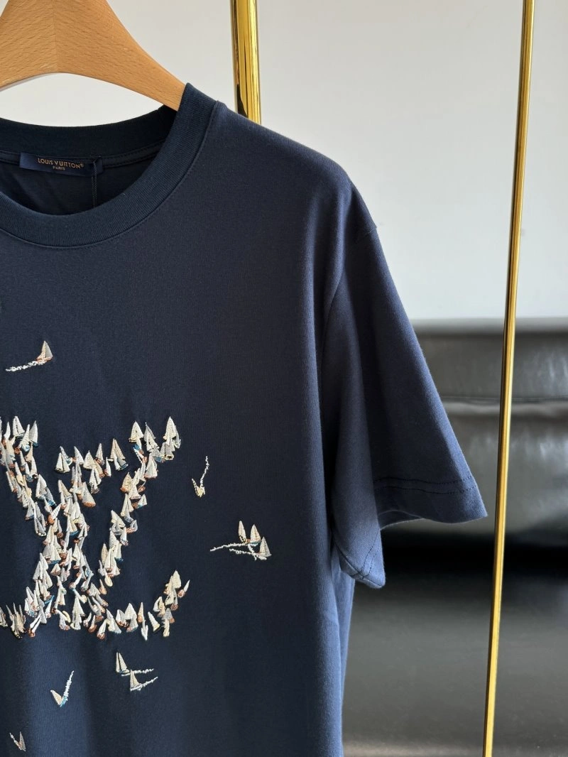 Functional Louis Vuitton T-Shirts 130605