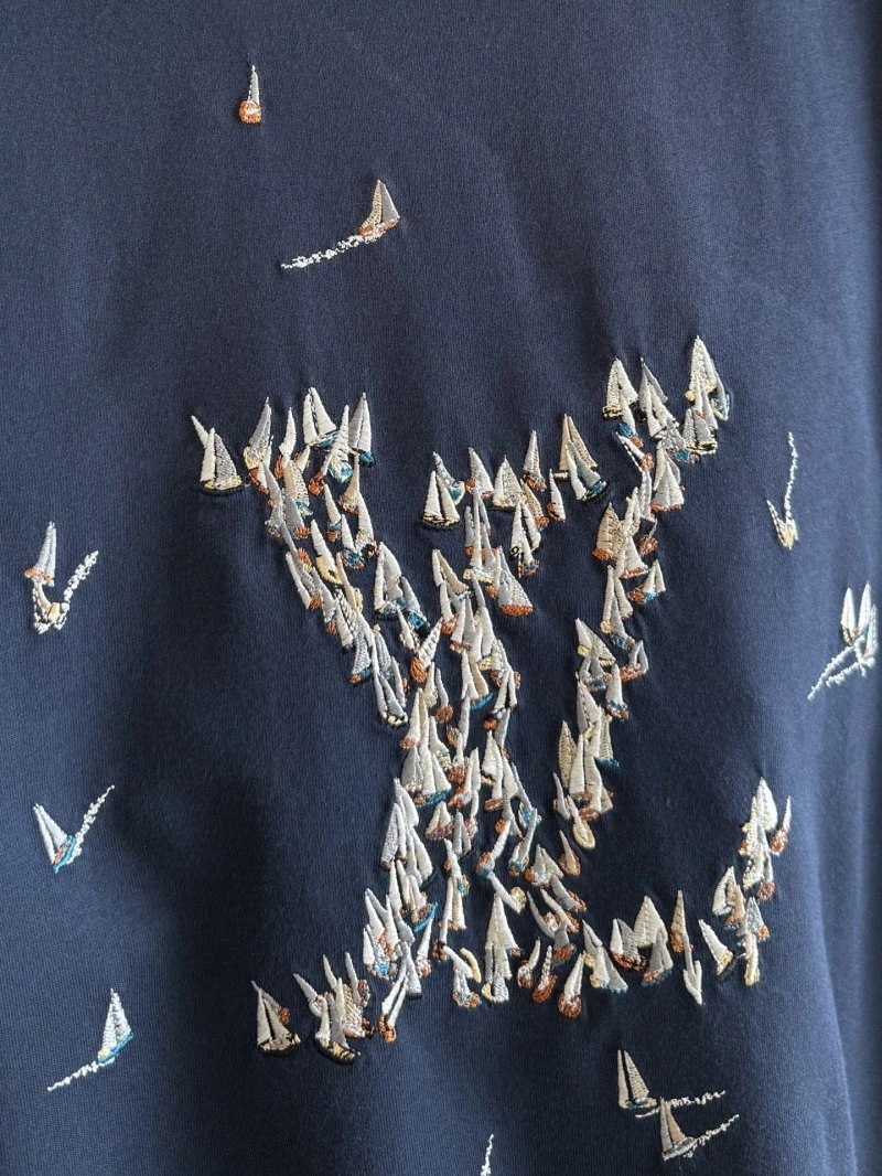 Functional Louis Vuitton T-Shirts 130605
