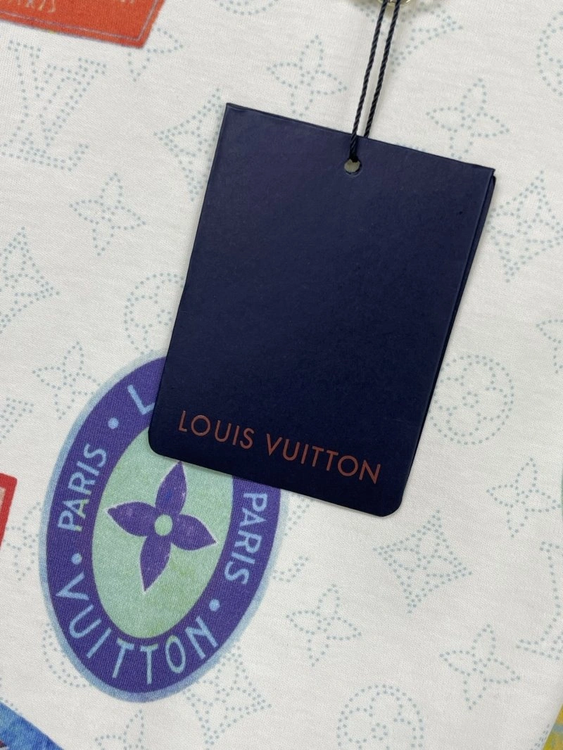 Unisex Louis Vuitton T-Shirts 130603