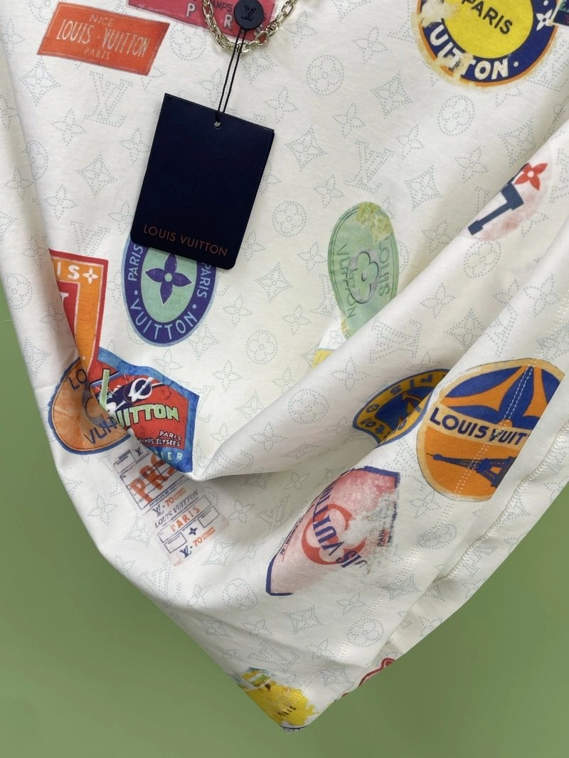 Unisex Louis Vuitton T-Shirts 130603