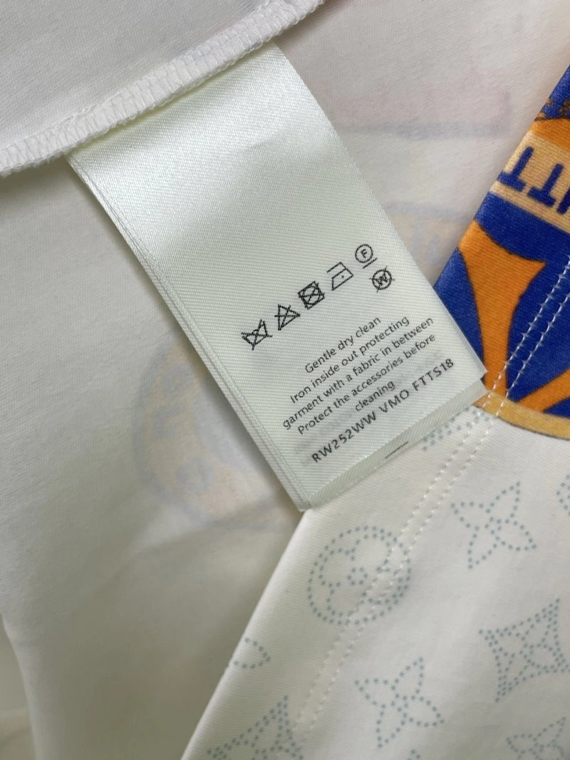 Unisex Louis Vuitton T-Shirts 130603