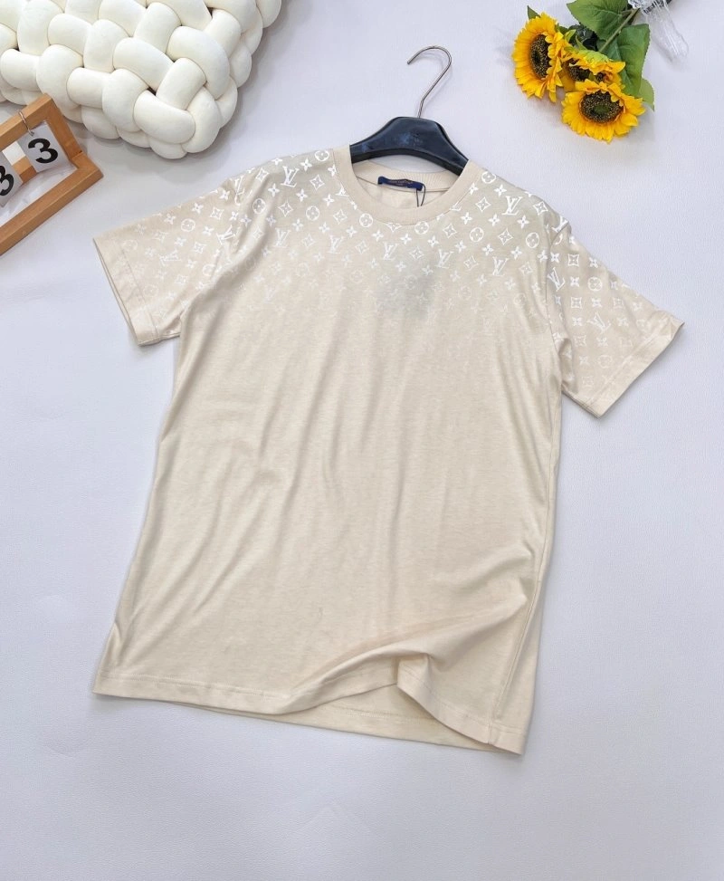 Premium Louis Vuitton T-Shirts 130587