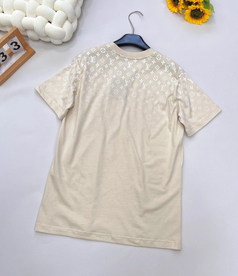 Premium Louis Vuitton T-Shirts 130587