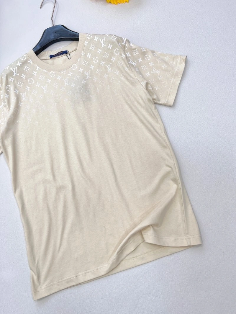 Premium Louis Vuitton T-Shirts 130587