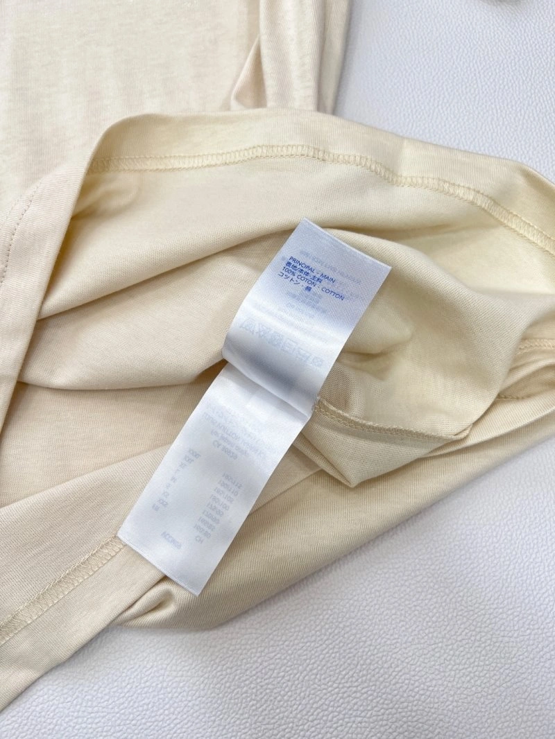 Premium Louis Vuitton T-Shirts 130587