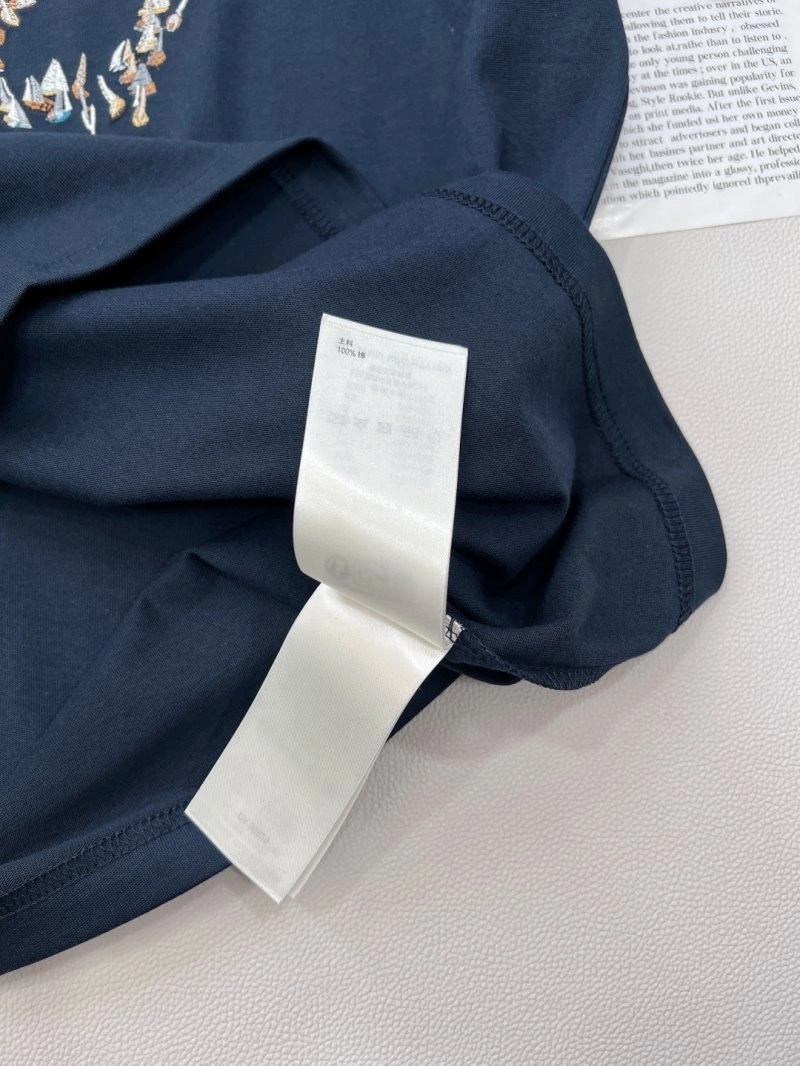 Louis Vuitton T-Shirts WeatherProof 130577