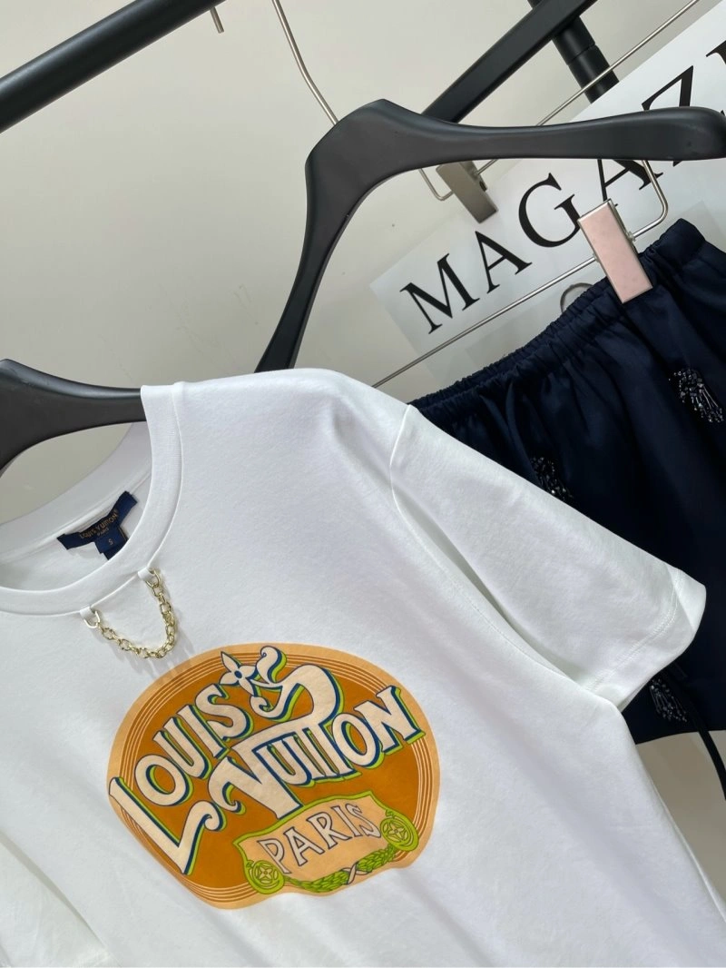 Stylish Louis Vuitton T-Shirts 130578