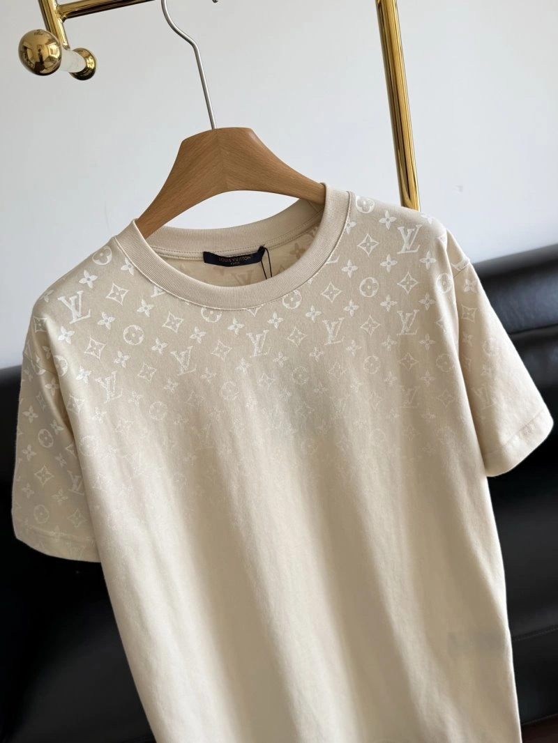 Louis Vuitton T-Shirts GoAnywhere 130573