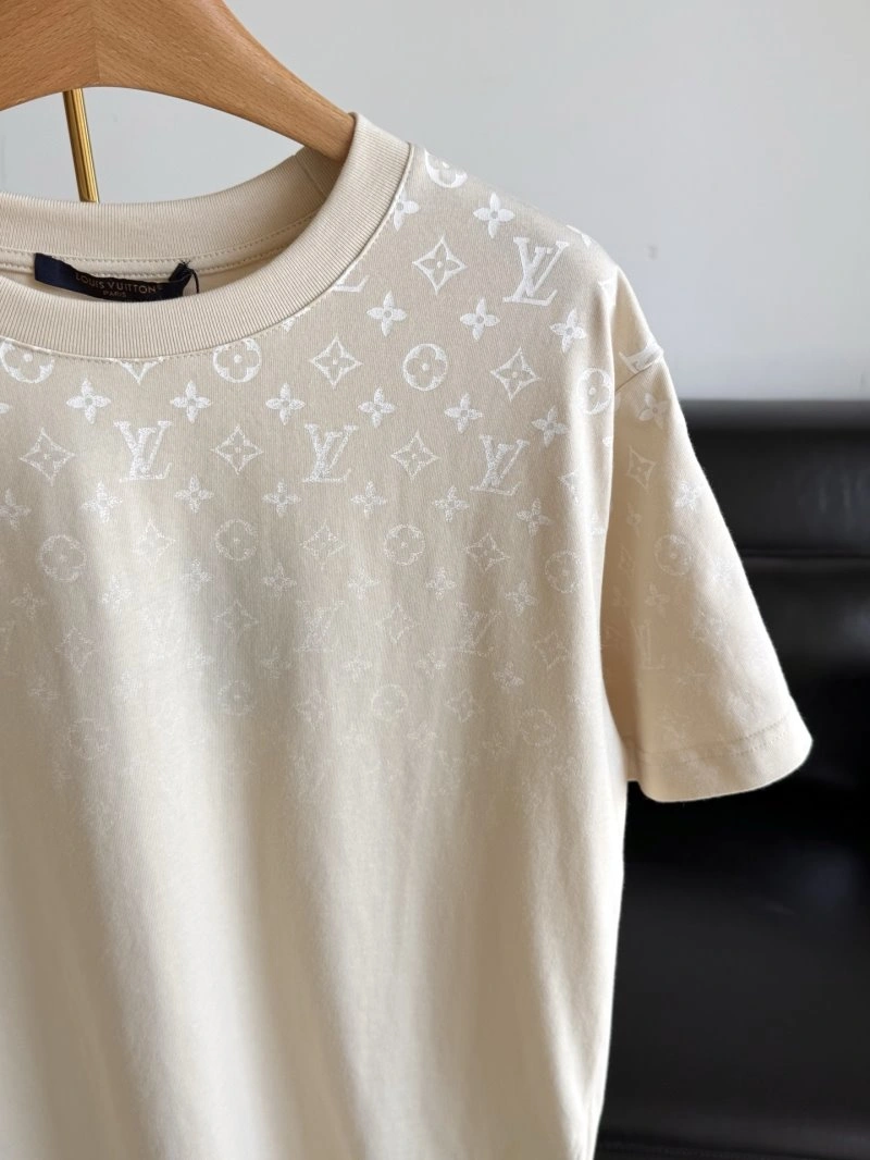Louis Vuitton T-Shirts GoAnywhere 130573