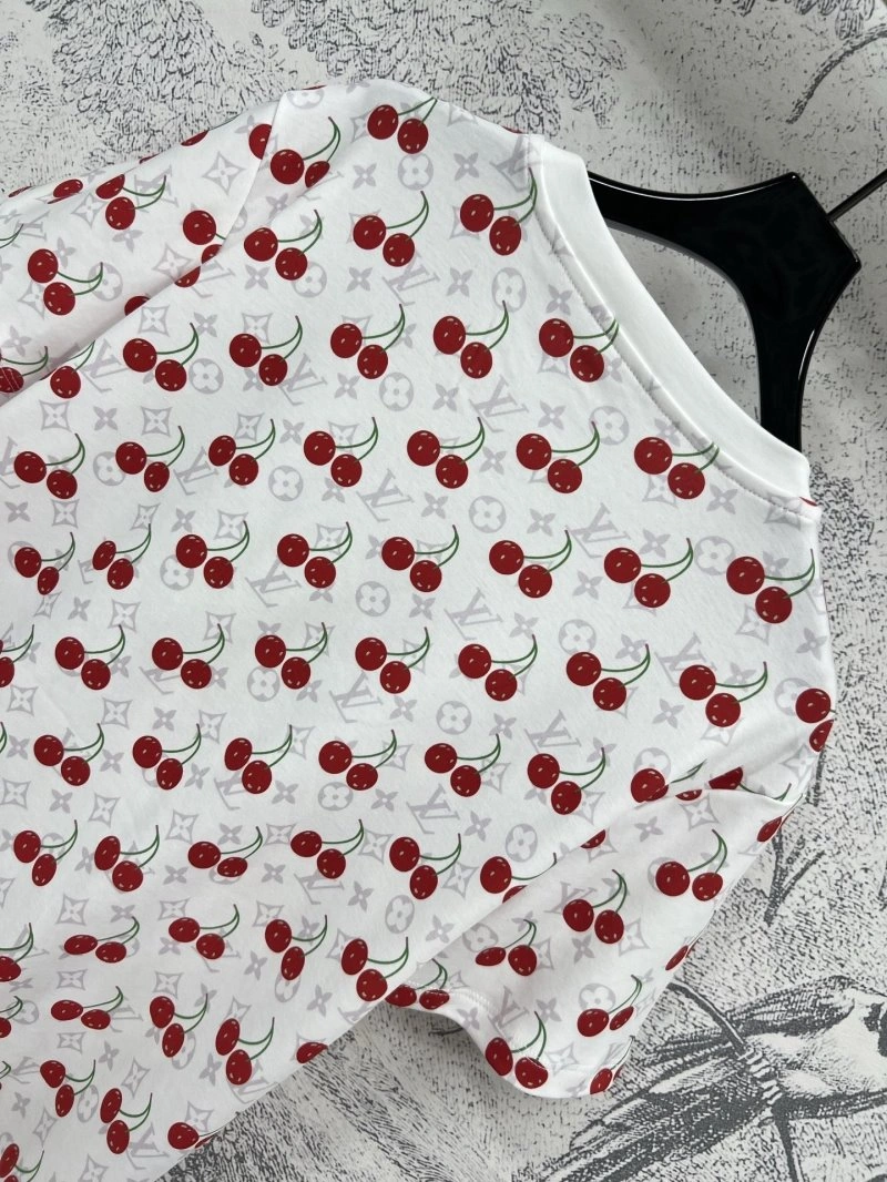 Louis Vuitton T-Shirts Lightweight 130565